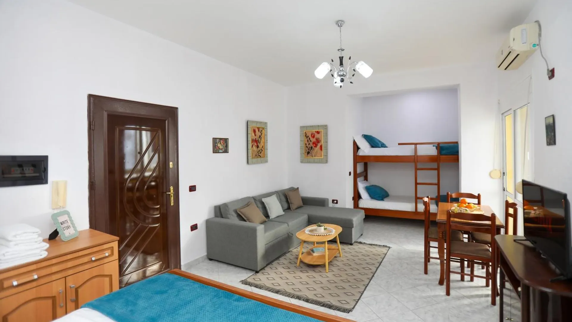Lungomare Beach Apartment - By Eka Luxury Apartments Vlorë