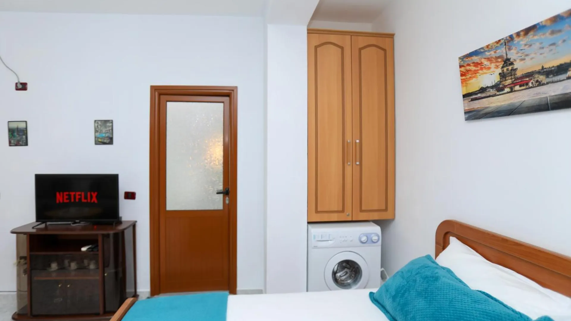 Lungomare Beach Apartment - By Eka Luxury Apartments Vlorë Albania