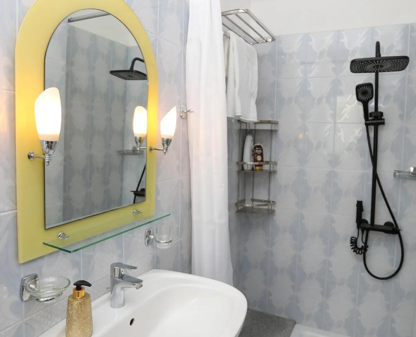 Lungomare Beach Apartment - By Eka Luxury Apartments Vlorë Albania
