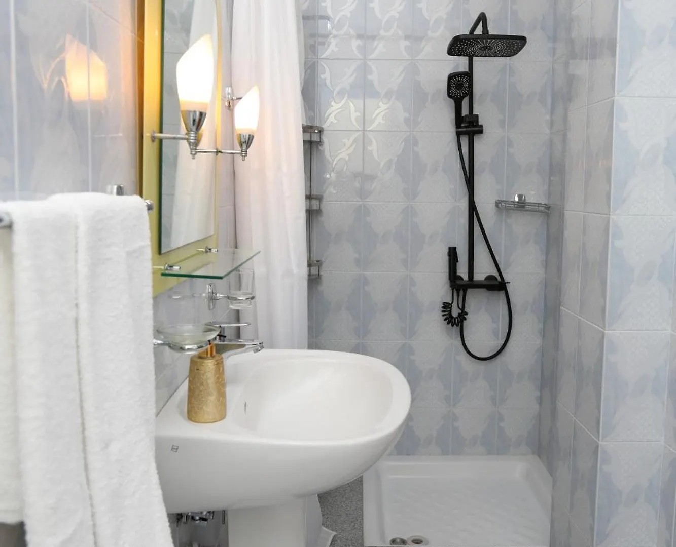 Lungomare Beach Apartment - By Eka Luxury Apartments Vlorë